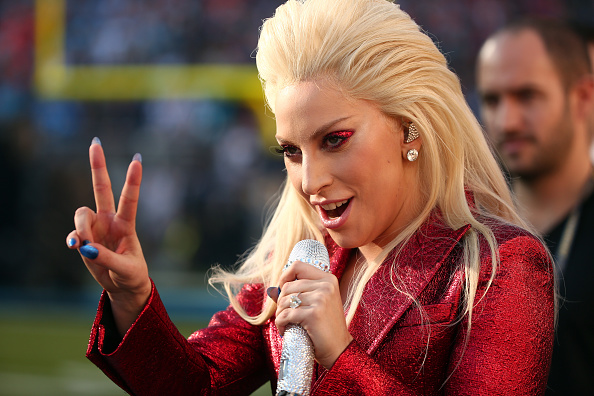 Super Bowl 51: Lady Gaga Changed Her Eye Makeup Mid-Performance