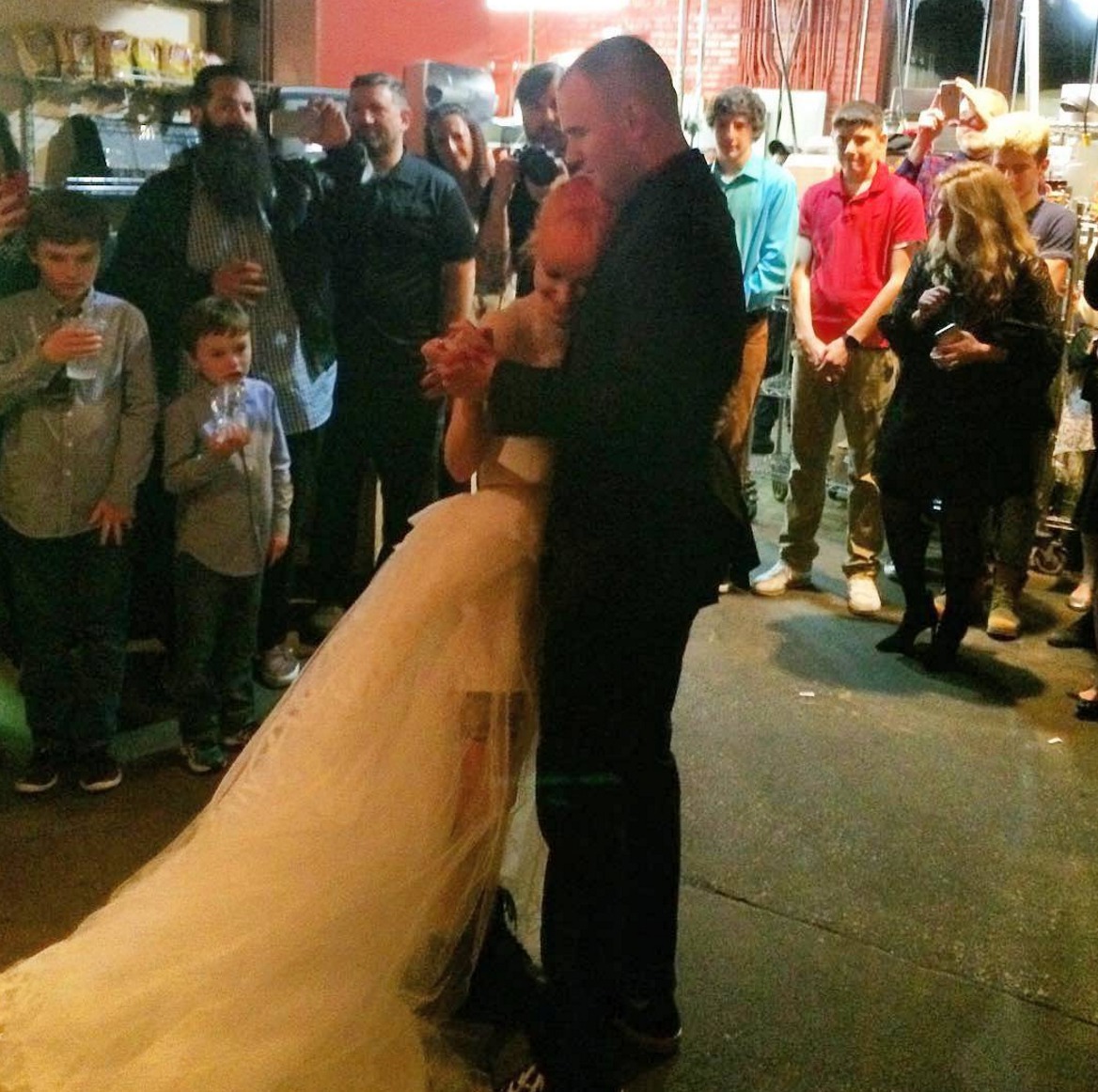 Hayley Williams from Paramore just got married and it was the most