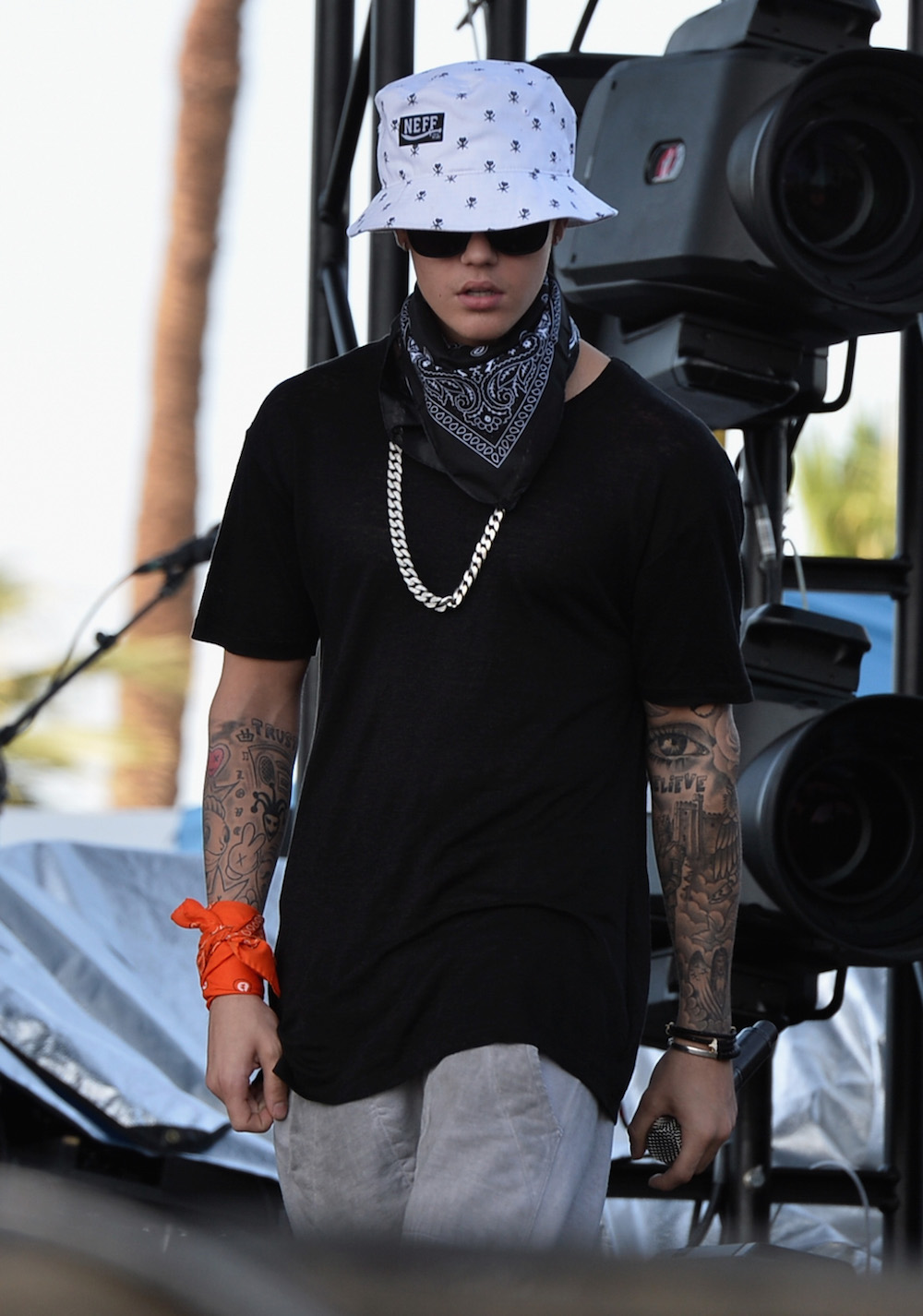 Justin Bieber to Inquiring Cop: “Bro, It's Just Fashion”