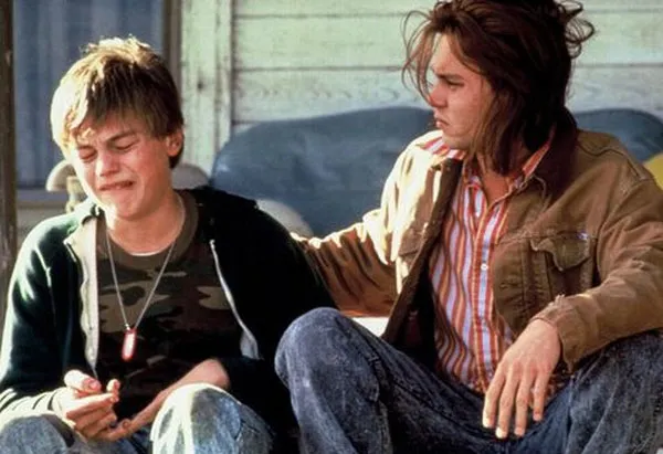 picture-of-leonardo-dicaprio-crying-in-whats-eating-gilbert-grape-photo.jpg