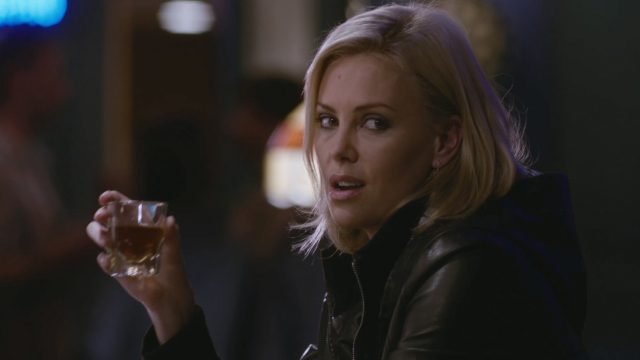 charlize-theron-as-mavis-gary-in-young-adult