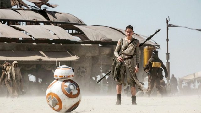 star-wars-force-awakens-bb-8-rey