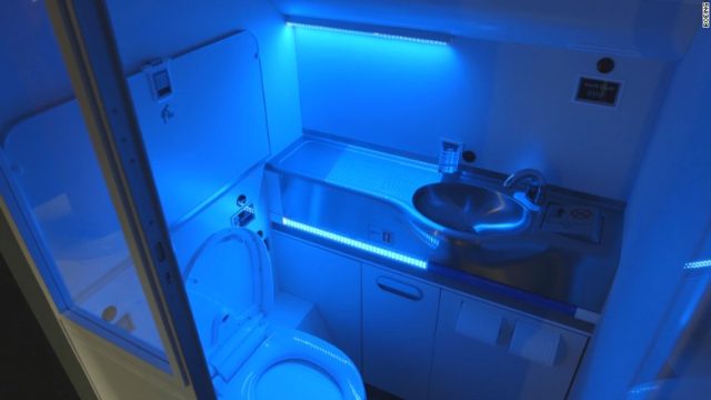 self-cleaning-bathroom-boeing
