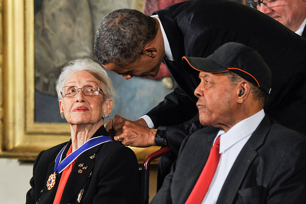 Katherine Johnson (L) receiving the Presidential Medal of Freedom in 2015