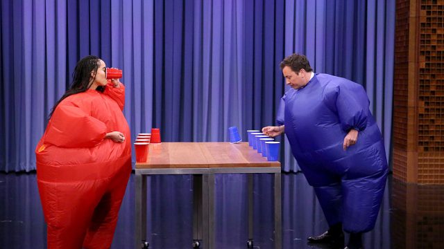 Zoë Kravitz flip cup