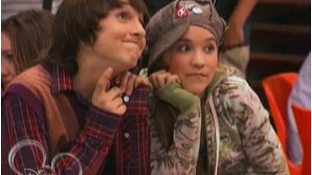 Lilly-Oliver-emily-osment-mitchel-musso-30019401-621-472