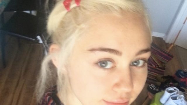 miley-cyrus-blonde-hair