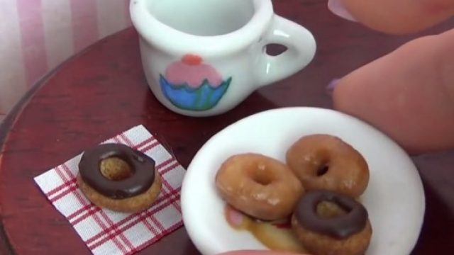Can you say “No” to the adorable tiny food? - CGTN