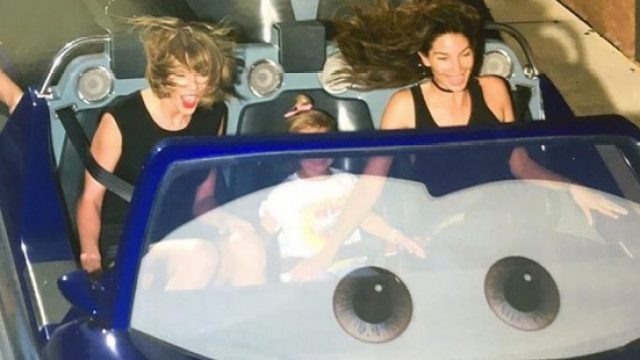 taylor swift disneyland