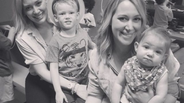 Picture of Hilary and Haylie Duff