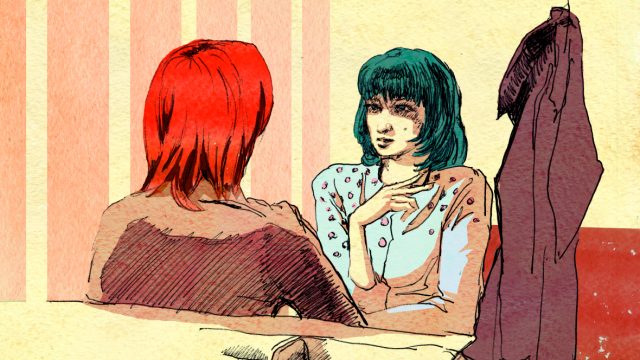 girls in cafe
