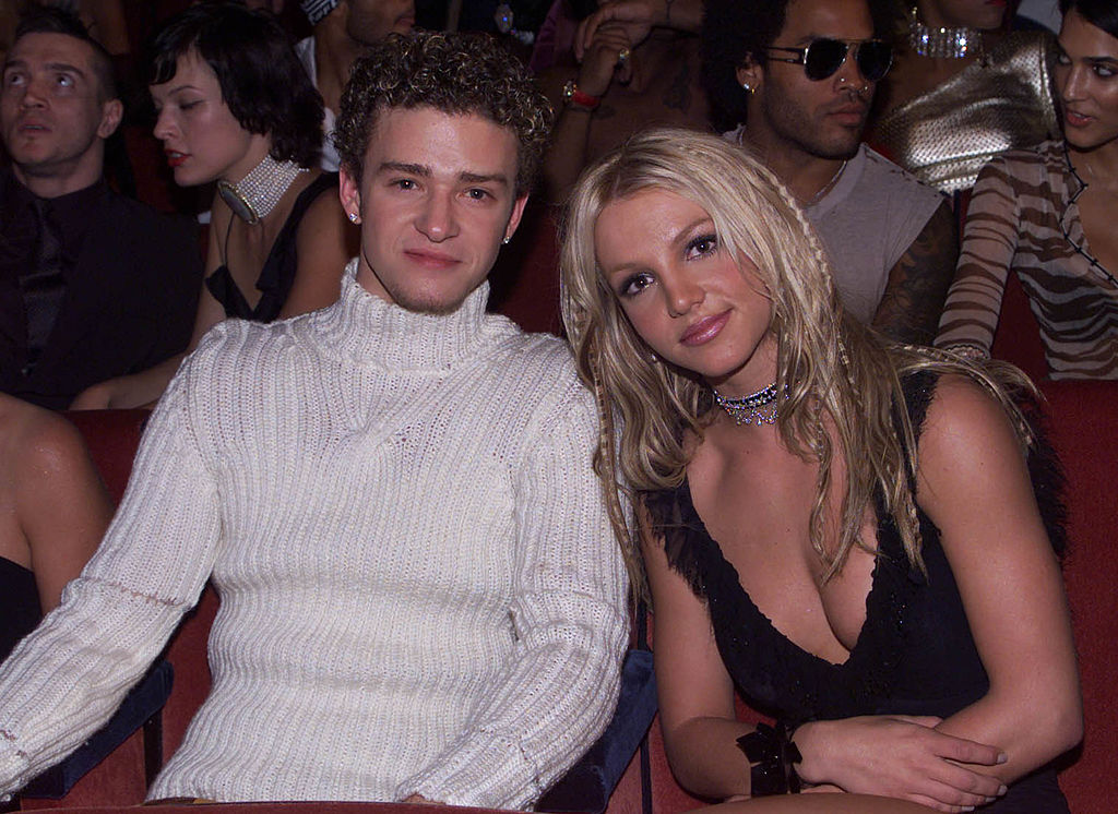 NEW YORK - SEPTEMBER 7: American pop stars Justin Timberlake and Britney Spears attend the MTV Music Video Awards held at Radio City Music Hall on September 7, 2000 in New York. (Photo by Dave Hogan/Getty Images)