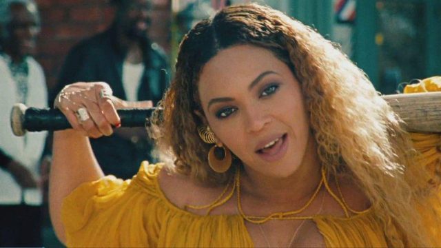 beyonce-holdup2-1