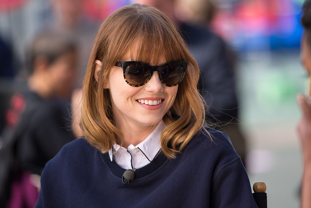 Emma Stone's new dark hair is a gothic dream - HelloGigglesHelloGiggles