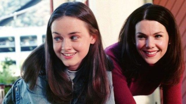 gilmore_girls_lauren_graham_alexis_bledel_still1-600x300