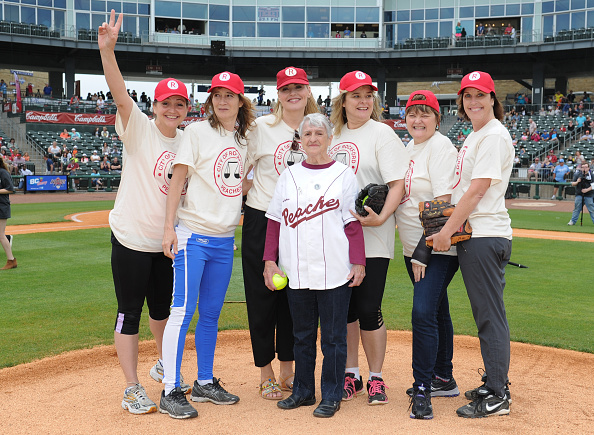 The Cast Of A League Of Their Own Reunited This Weekend For An