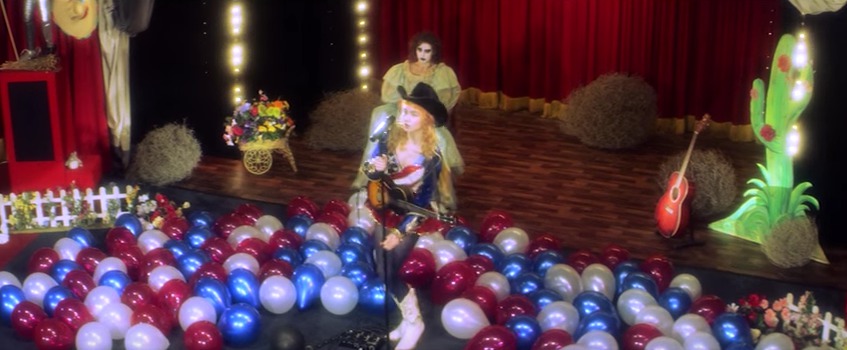 picture-of-grimes-california-video-balloons-photo.jpg