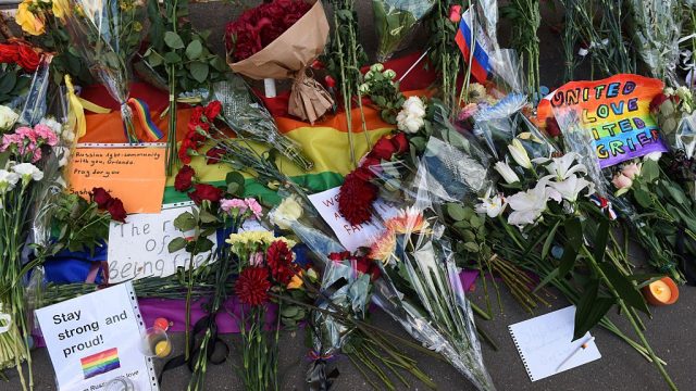RUSSIA-USA-REMEMBRANCE-FLOWERS