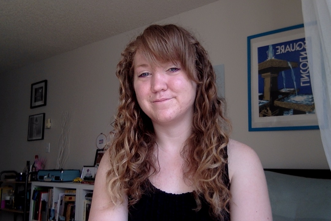Can curly hair work with bangs? I tried, and here's what happened -  HelloGigglesHelloGiggles