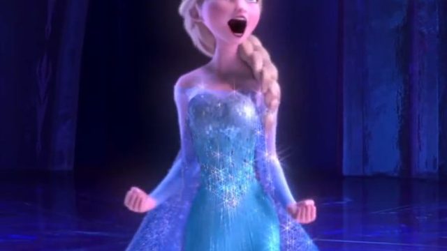 Elsa-Singing-Let-It-Go