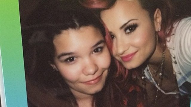 Demi Lovato and her little sister literally look like twins ...