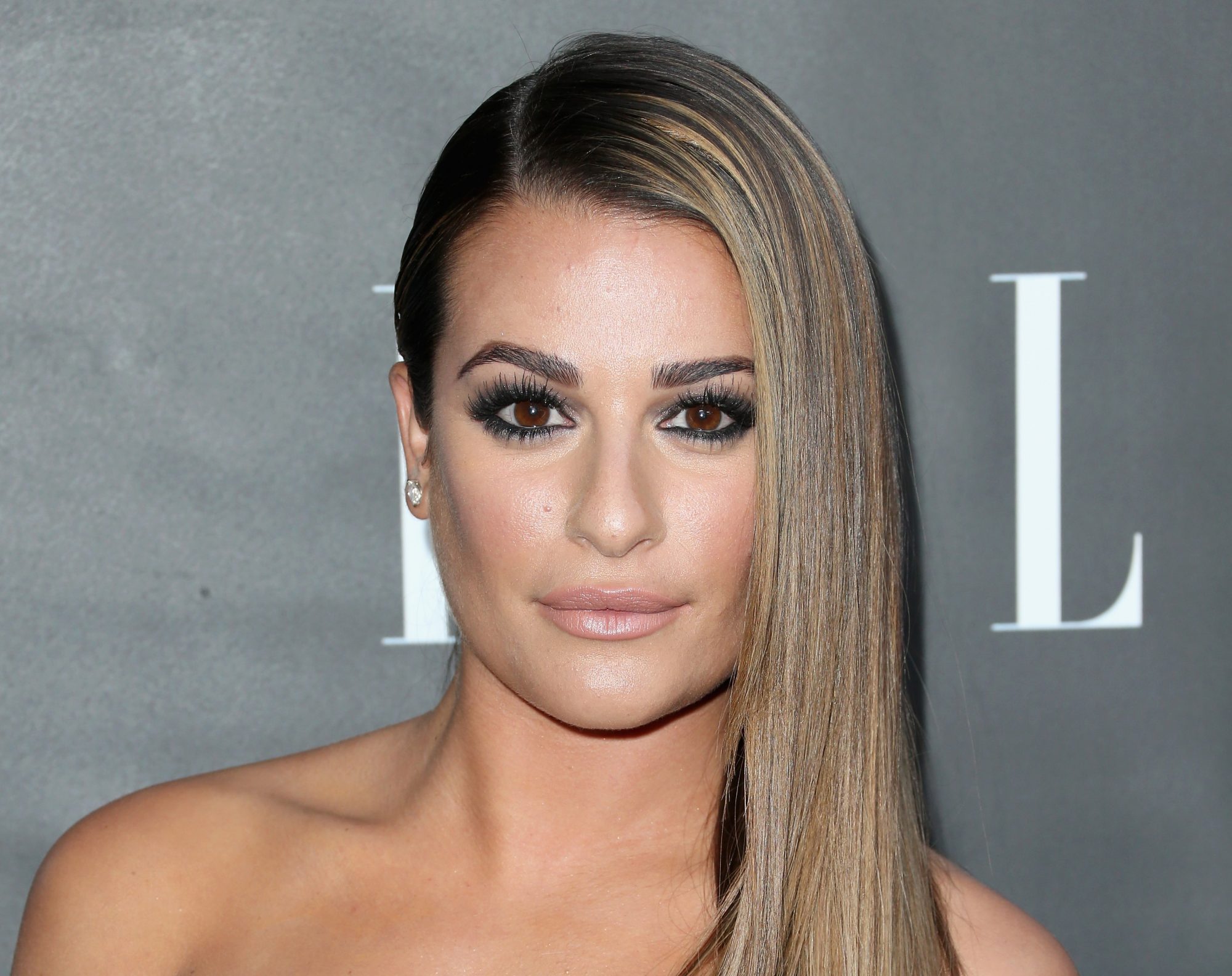 Lea Michele s new hair color is low key summer perfectionHelloGiggles