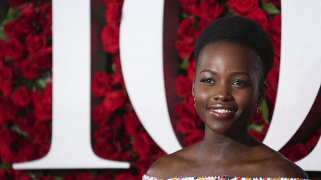 lupita-nyongo-tonys-2016
