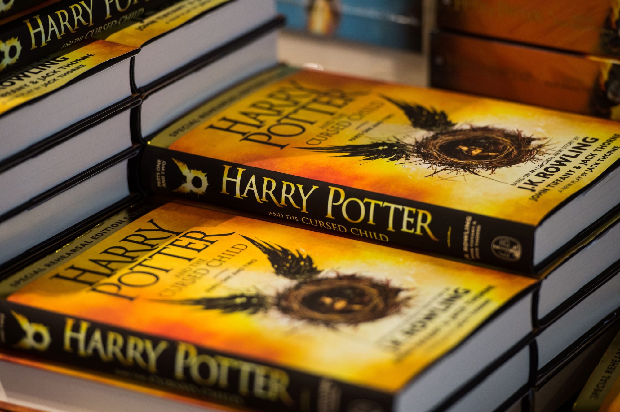 19 questions we still have after binge-reading all of Harry Potter and the  Cursed Child - HelloGigglesHelloGiggles