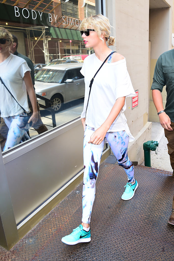 Taylor Swift's new watercolor leggings are total gymwear goals ...