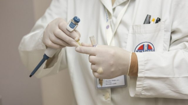 medic-hospital-laboratory-medical-40559-large