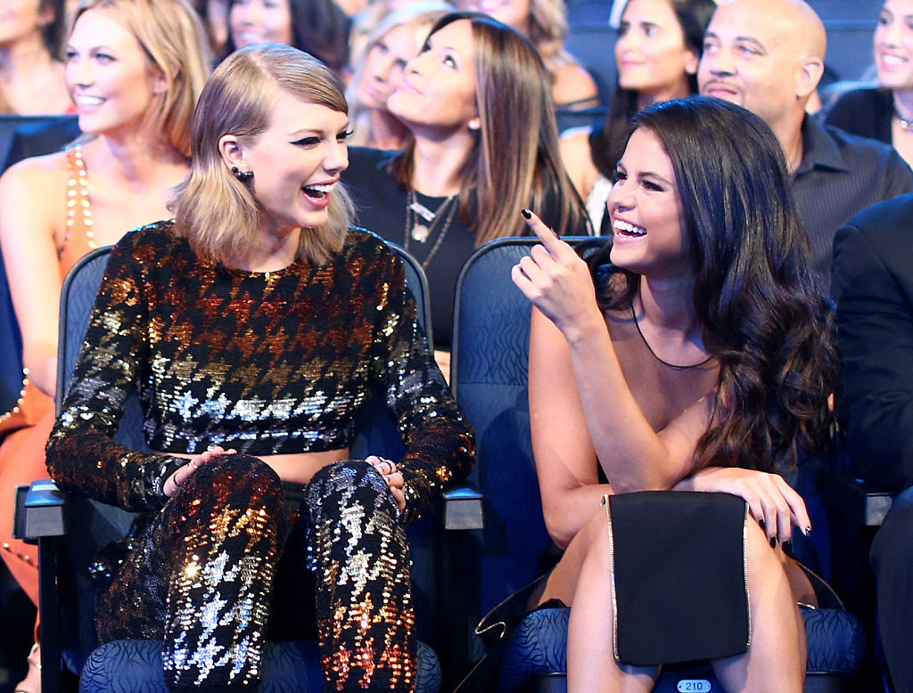 There's a reason why Taylor Swift always gets to sit with her squad at ...