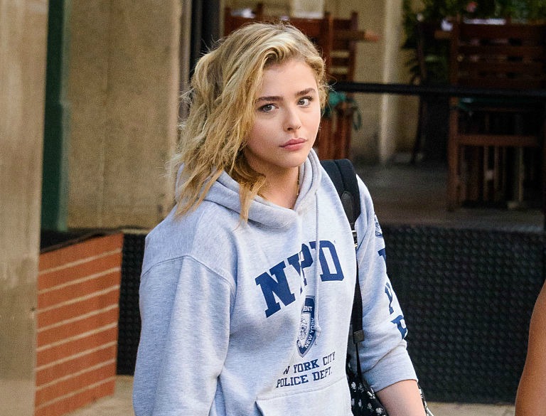 See Chloë Grace Moretz's Best Street Style Looks  Chloe grace moretz  style, Chloe grace, Chloe grace moretz