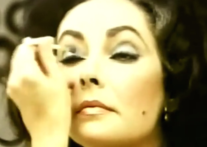 This Vintage Video Of Elizabeth Taylor Doing Her Makeup Is Incredible