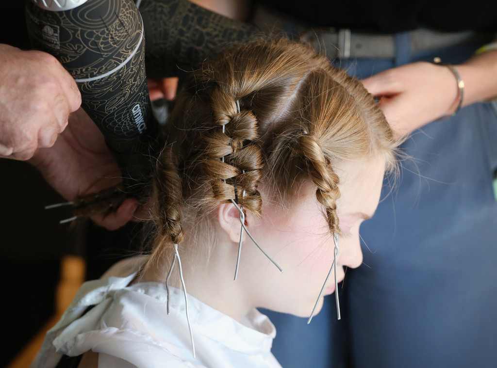 curved-wire-hair-selman.jpg