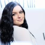 We are digging Ariel Winter's exposed lacy bra with her little black dress  on the red carpet - HelloGigglesHelloGiggles