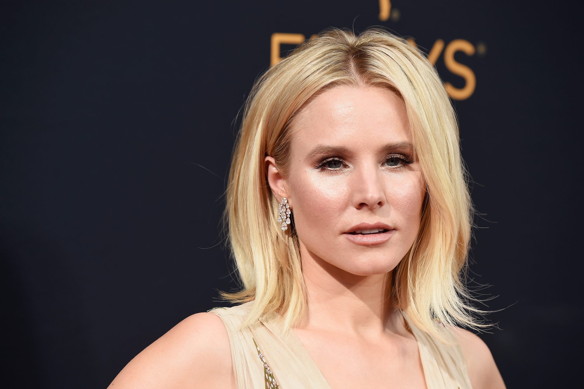 Kristen Bell's Emmys Look Is More Than Just a Pretty Dress — There's a  Message Behind It