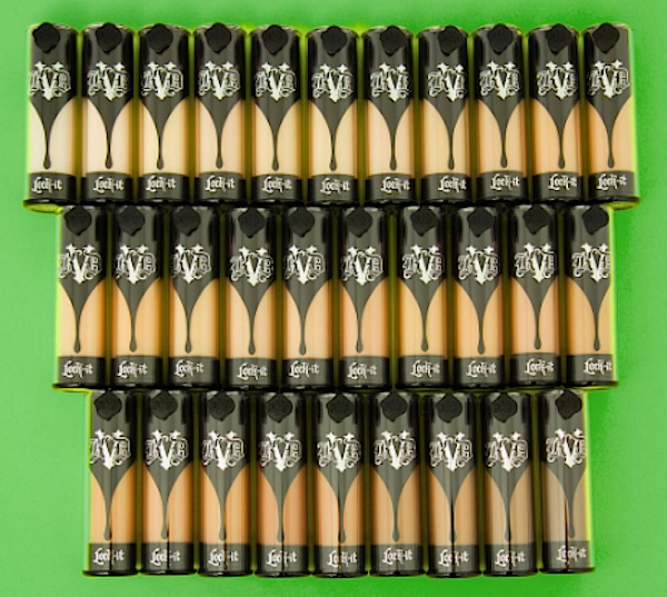 klima grænse laver mad Kat Von D just made her Lock-It foundation line more inclusive by adding 13  new shades - HelloGigglesHelloGiggles
