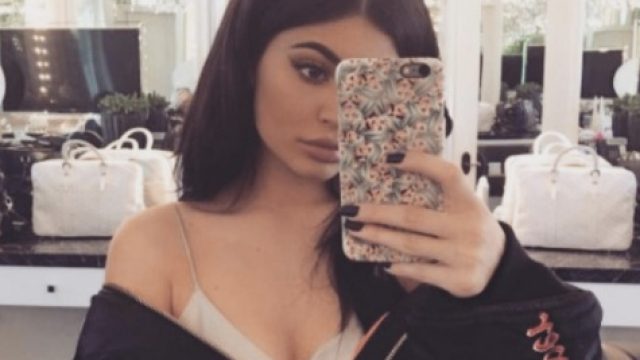 kylie jenner selfie