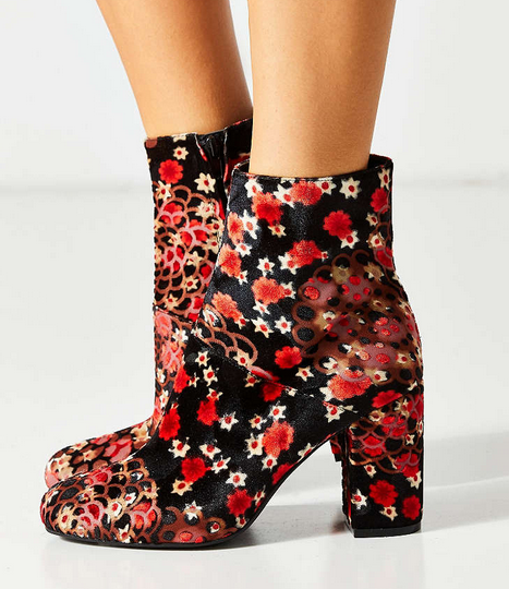 urban-outfitters-boots.png
