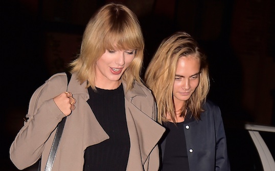Taylor Swift just perfected THE fall look while having dinner with Cara ...