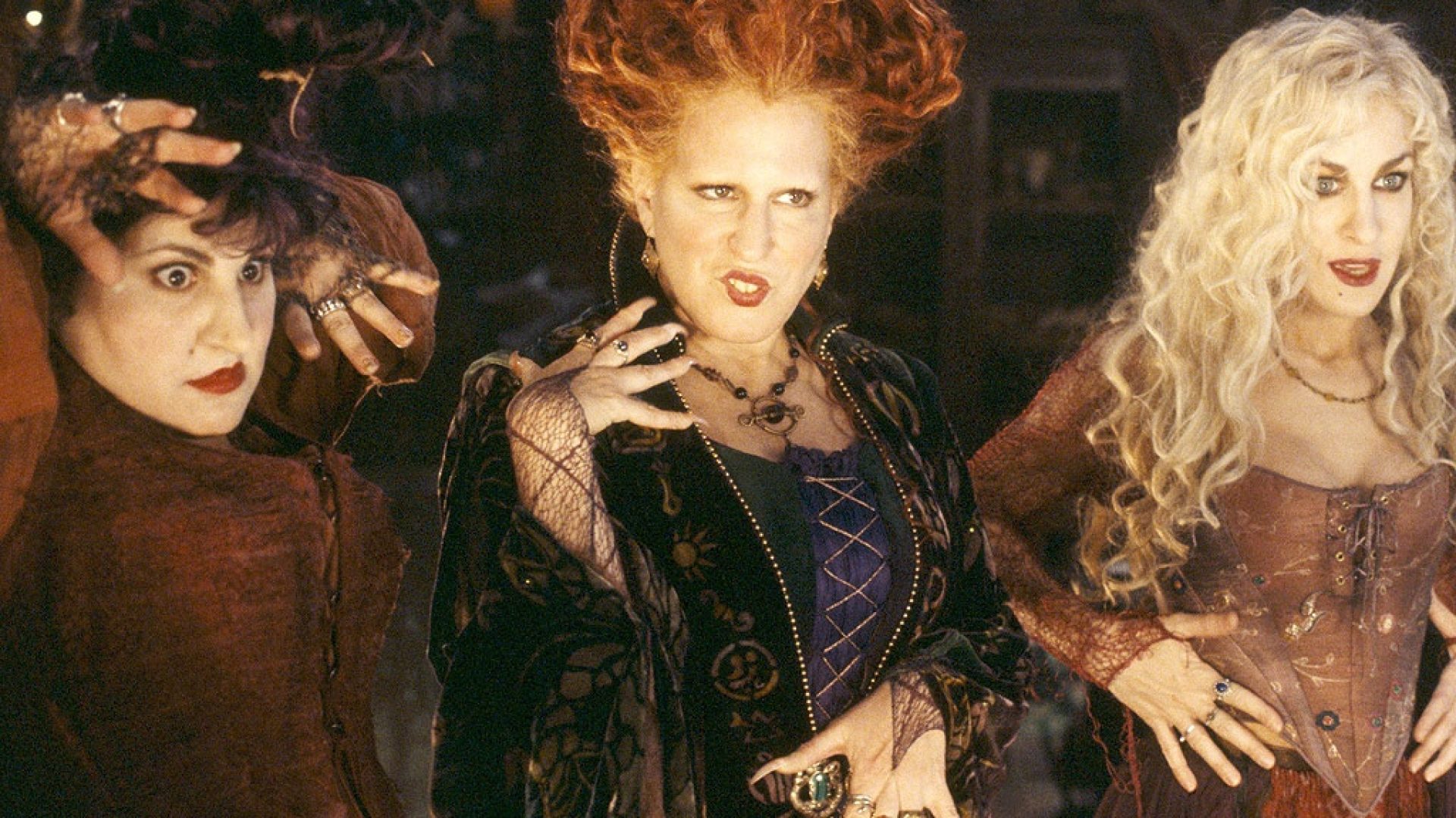 This woman's transformation into all three "Hocus Pocus" witch sisters
