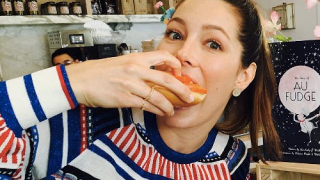 jessica-biel-bagel