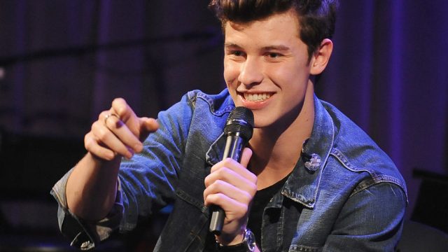 Shawn Mendes totally sold his total diva act in this funny vid -  HelloGigglesHelloGiggles
