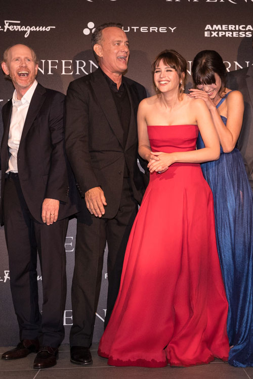 inferno-premiere-cast-laughing.jpg