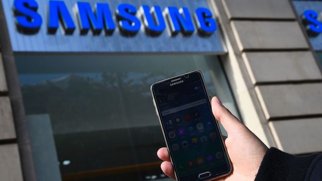 FRANCE-SKOREA-ECONOMY-TELECOM-RECALL-SAMSUNG
