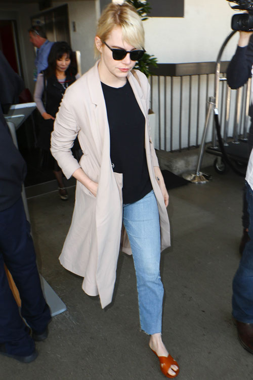 emma-stone-travel-outfit.jpg