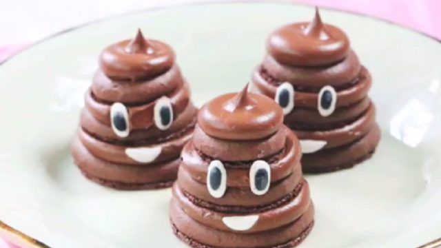 poop-emoji-macarons