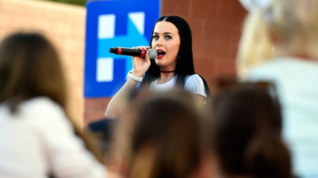 Katy Perry Campaigns For Hillary Clinton And Promotes Early Voting In Nevada
