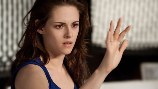 gallery-1436394611-vampire-bella-from-breaking-dawn