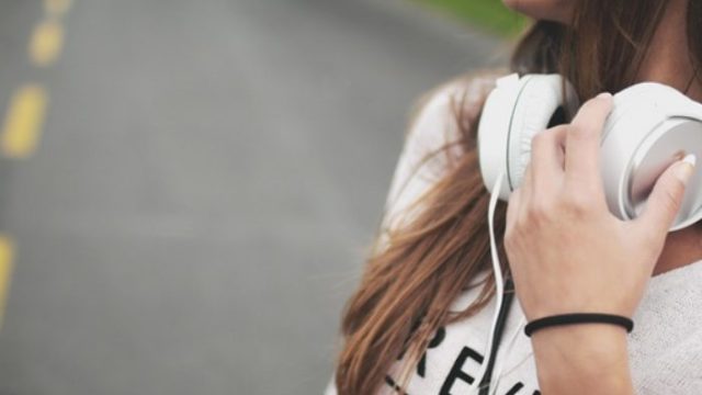 girlheadphones